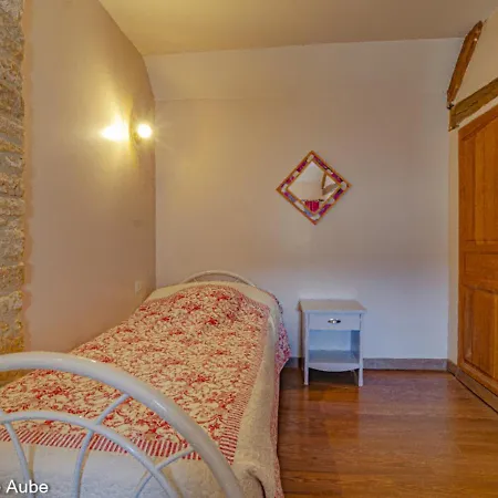 Casa vacanze Villiers-le-bois, 4 Pieces, 7 Personnes - Fr-1-543-96 Villiers-le-Bois